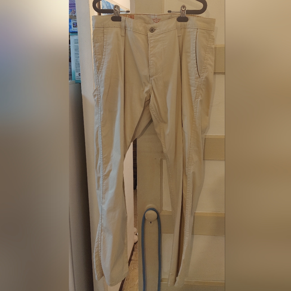 Docker's Alpha Khaki Men's Pants W34 L32